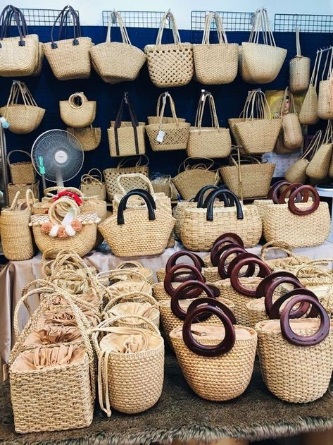 Jute Handbags, Handbags Patterns, Tanah Liat, Diy Bags Patterns, Straw Beach Bag, Wicker Bags, Crochet Handbags Patterns, Handbag Pattern, Rattan Bag