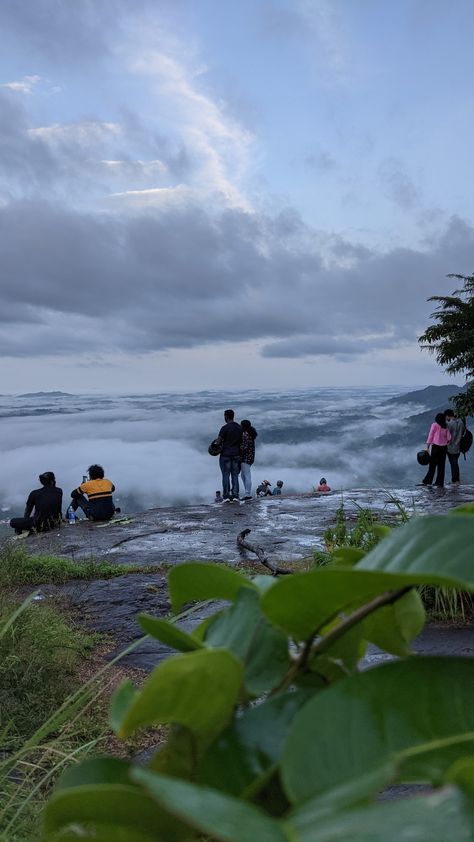 Idukki Photography, Kerala Vibes, Bangalore City, Nature Aesthetics, Kerala Tourism, Jesus Photo, Trippy Wallpaper, Birthday Template, Mountain View