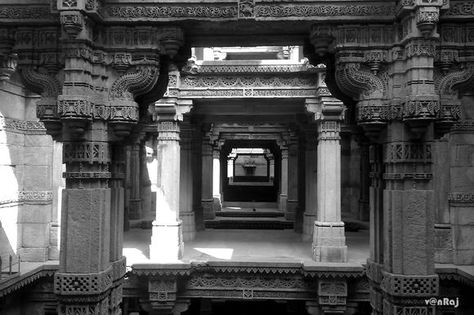 Adalaj step Well - Gandhinagar Step Well, National Geographic Photos, Best Photography, National Geographic, Amazing Photography, Barcelona Cathedral, To Tell, Louvre, India