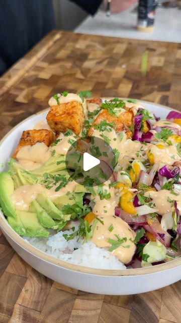 Karim Saad on Instagram: "#ad EASY Salmon Bowl with Coconut Rice & Mango Salsa (recipe 👇🏽) Topped with @primalkitchenfoods YUM YUM Sauce 😍 

Find at your local retailer or shop online at primalkitchen.com using my code: KARIM20

IB: @emmanuel.duverneau 

For the Salmon: 
🐟 1lb Salmon, cut into cubes 
🥑 1 tbsp Primal kitchen avocado oil 
🧂 Salt & pepper to taste 
🌶️ 1 tsp smoked paprika 
🧄 1 tsp garlic powder 
🧅 1 tsp onion powder 

Mango Salsa: 
🥭 2 mangos, cubed 
🍇 1 1/2 cups red cabbage 
🍏 1 1/2 cups green cabbage 
🧅 1/4 medium red onion, thinly sliced 
🧂 Salt & pepper to taste 
🌿 1/4 cup chopped cilantro
 🍋 Juice of 1/2 lime 
🍯 1 tbsp honey 

Coconut Rice: 
🍚 2 cups jasmine rice, washed and rinsed 
🥥 14 oz coconut milk 
💧 1/2 cup water 
🧂 1/2 tsp salt 
🍃 1 bay leaf Coconut Rice Salmon Bowl, Primal Kitchen Recipes, Aussie Fitness, Cilantro Juice, Mango Salmon, Mango Salsa Recipe, Exercise Food, Mango Slaw, Yum Sauce