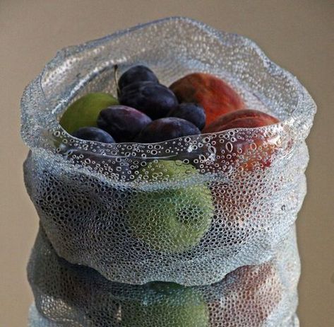 Diy Fruit Bowl, Reuse Plastic Bottles, Plastic Bottle Art, Diy Bowl, Art Bowls, Plastic Art, Plastic Bottle Crafts, Plastic Bowls, Upcycle Recycle