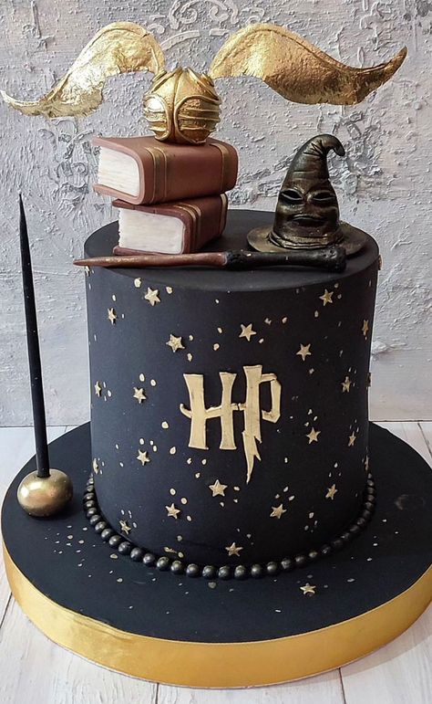 Harry Potter birthday cake, Harry Potter cake, Harry Potter theme cake, Harry Potter cake ideas Harry Potter Themed Food, Harry Potter Theme Cake, Gateau Harry Potter, Cumpleaños Harry Potter, Harry Potter Birthday Cake, Potter Studio, Belgium Chocolate, Potter Wallpaper, Birthday Cake Pictures