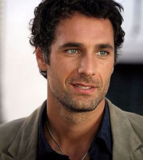 Raoul Bova Net Worth: Raoul Bova is an Italian actor who has a net worth of $5 million dollars. Description from celebritynetworth.com. I searched for this on bing.com/images Raoul Bova, Colton Haynes, Italian Men, Jason Statham, Actrices Hollywood, Chris Pine, Charlie Hunnam, Bradley Cooper, Tom Hardy