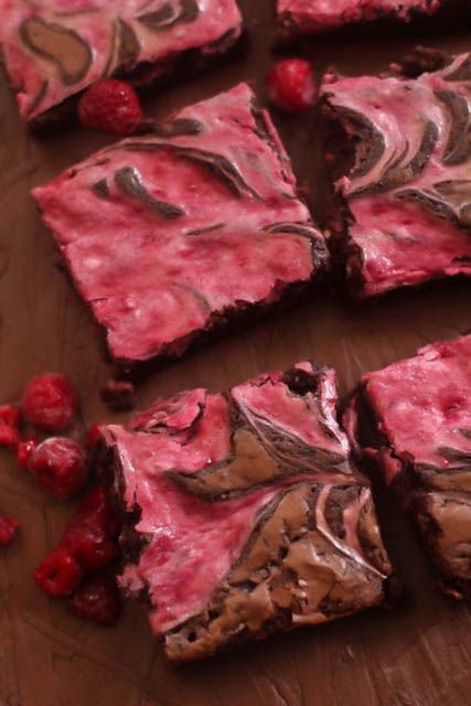 Swirled Brownies, Chocolate Raspberry Brownies, Cheesecake Swirl Brownies, Valentines Recipes Desserts, Raspberry Brownies, Chocolate And Raspberry, Best Brownie Recipe, Swirl Brownies, Low Carb Cheesecake