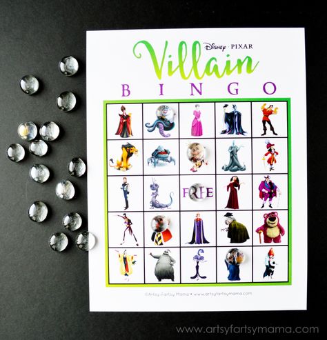 Free Printable Disney Villain Bingo at artsyfartsymama.com Disney Printables Free, Cupcakes Minnie Mouse, Descendants Party Ideas Birthdays, Disney Villain Party, Disney Descendants Party, Halloween Bingo Cards, Villains Party, Disney Halloween Parties, Disney Activities