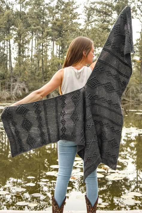 Free Easy Crochet Cabled Ruana Wrap Pattern + PDF - Life + Yarn Poncho Wrap Pattern, Crochet Ruana, Ruana Pattern, Ruana Wrap, Crochet Wrap Pattern, Crochet Shawl Pattern Free, Crochet Cable, Mode Crochet, Crochet Poncho Patterns