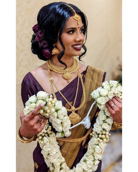 Tamil Hindu Bride, Tamil Bride Hair, Tamil Bridal Hair, Tamil Wedding Hairstyle, Tamil Bride Hairstyle, Hindu Bridal Look, Kerala Hairstyles, Register Marriage, Indian Headpiece