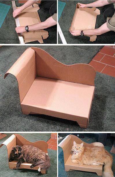 DIY cat couch made with cardboard - Imgur Cardboard Couch, Katt Diy, Katt Grejer, Cardboard Cat House, Koti Diy, Cat Couch, Cat House Diy, Diy Props, Diy Cat Toys