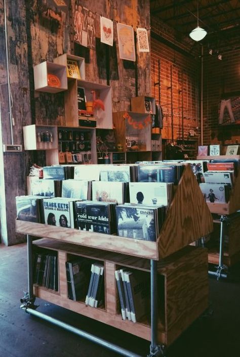 Bts Au, Recording Music, Vinyl Record Shop, Booth Inspiration, Lp Storage, Vinyl Store, Record Stores, Rock Chick, Vinyl Record Storage