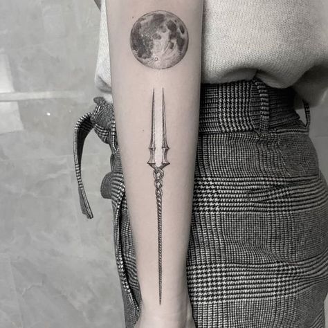 Spear of Longinus from Evangelion Nge Tattoo Ideas, Neon Genius Evangelion Tattoo, Lance Of Longinus Evangelion Tattoo, Spear Of Longinus Evangelion Tattoo, Evangelion Back Tattoo, Evangelion Tattoo, Heaven Tattoos, Becoming A Tattoo Artist, One Piece Tattoos