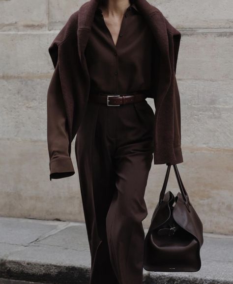 Brown Trousers Outfit, Trouser Outfit, Satin Trousers, Brown Outfit, Denim Trends, Fall 24, Autumn Outfits, Winter Trends, 가을 패션