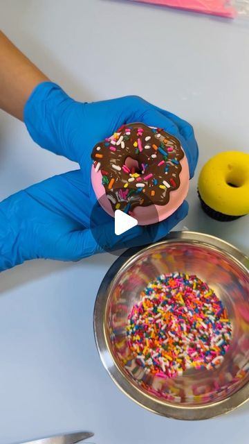 Sweetology on Instagram: "🍩 DONUT CUPCAKES 🧁 

How adorable are these?! Follow our guide above to recreate these ⬆️

Shop all our DIY cupcake decorating kits online! Perfect for birthdays, team bonding, and even gifts! 

#donutcupcake #donuts #cupcakedecorating #sweetology #stl #diykits #doityourself #howtovideo #howto #asmr #coolvideos #cupcakedecorate #sweetology" Donut Party Cupcakes, Cupcakes With Donuts On Top, Cupcake With Donut On Top, Donut Cupcakes Ideas, Cupcake With Mini Donut, Cupcake Donut Theme, Donut Cupcakes, Donut Decorating Ideas, Diy Cupcake