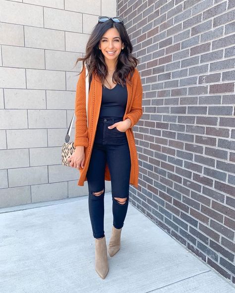 LIKEtoKNOW.it on Instagram: “Shop @heynasreen's #liketkit details instantly when you download the LIKEtoKNOW.it app  http://liketk.it/2UKWf  #rStheCon⁠” Cardigan Outfit Fall Casual, Orange Cardigan Outfit, Cardigan Outfit Work, Duster Cardigan Outfit, Brown Cardigan Outfit, Winter Cardigan Outfit, Rust Cardigan, Cardigan Fall Outfit, School Start