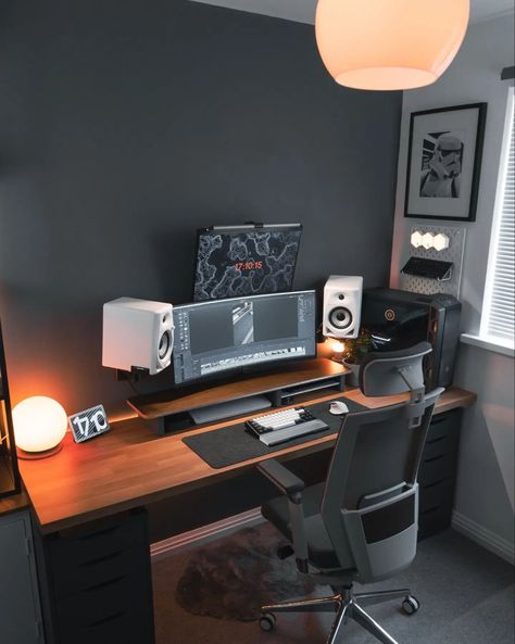 Cheap Gaming Setup, Setup Inspiration, Organic Store, Gaming Desk Setup, Dream Desk, Computer Desk Setup, Home Studio Setup, Small Home Offices, Gaming Setups