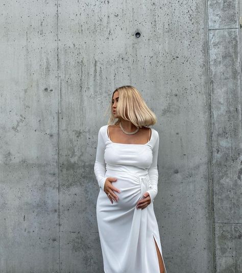 Short Hair Pregnant, Pregnant Aesthetic, Baby Bump Clothes, Fashion Profile, 30 Weeks Pregnant, Pregnancy Bump, Beautiful Pregnancy, Preggo Fashion, Cute Maternity Outfits