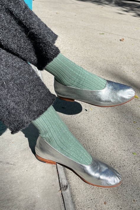 Glitter Socks, Shoes And Socks, Ribbed Socks, City Outfits, Princesa Diana, Winter Fits, Mode Inspo, 가을 패션, Dream Shoes