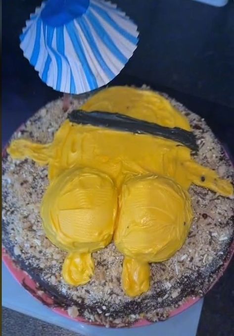 Cursed Cakes, Ugly Cakes, Funny Cakes, Underground Comics, Funny Birthday Cakes, Cake Inspo, Very Funny Pictures, Really Funny Pictures, Wonderful Things