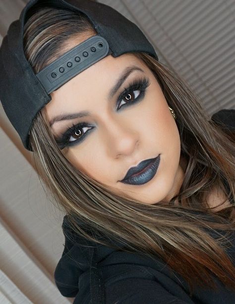 Dark makeup with blonde hair Biker Chick Makeup, Rocker Chic Makeup, Rock And Roll Makeup, Rock Concert Makeup, Rock Star Makeup, Rocker Makeup, Rocker Costume, Queen Of Hearts Makeup, Rock Makeup