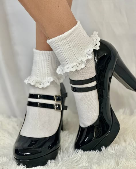 Lace Socks With Heels, Sock Fashion, Lace Sock, Lace Boot Socks, Lace Ankle Socks, Bobby Socks, Frilly Socks, Ankle Socks Women, Lace Cuffs