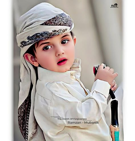 Islamic Pictures Boy, Best Pic For Dp, Islamic Lines, Fesyen Islam, Best Couple Pics For Dp, Gals Photos, Couple Pics For Dp, Muslim Couple Photography, Cool Hairstyles For Men