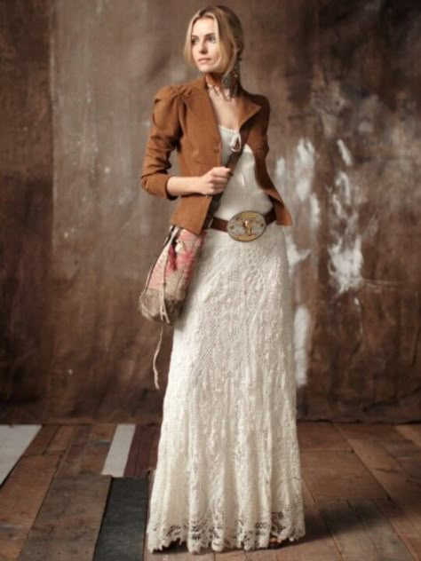 Cowgirl Western Wear, Mode Country, Ralph Lauren Looks, Look Boho Chic, Estilo Hippie, Western Outfits Women, Cowgirl Chic, Mode Boho, Boho Summer Dresses