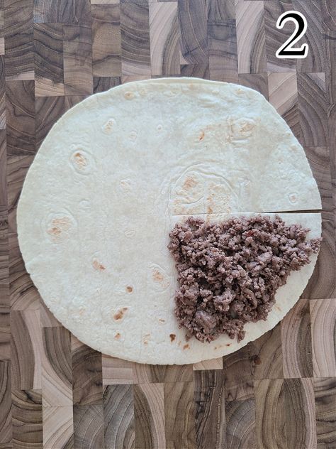 Burger On A Tortilla, Hamburgers On Tortillas, Smashburger Tortilla, Hamburger And Tortilla Recipes, Cheeseburger Tortilla Wrap, Hamburger On Tortilla, Tortilla Burger Wrap, Hamburger Tortilla Wrap, Tortilla Cheeseburger