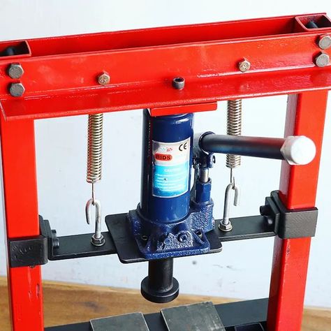 Bottle Jack Press Diy, Hydraulic Press, Work Bench, Instagram Diy, Workbench, Youtube Channel, Bench, Diy Projects, Tools