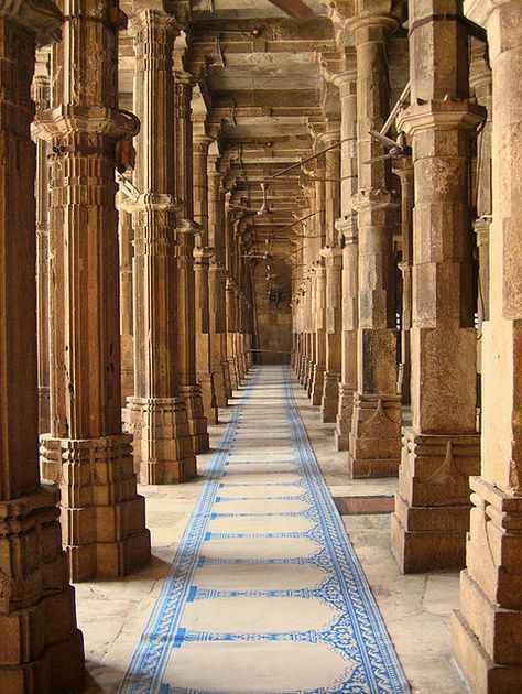 Corridor of Prayer, Jama Masjid (mosque) near Teen Diwarja in the Old City, India by Meanest Indian Indian Mosque, India Interior Design, Layered Architecture, Interior Design India, Jama Masjid, Islamic Culture, Roman Architecture, Indian Architecture, Ancient India