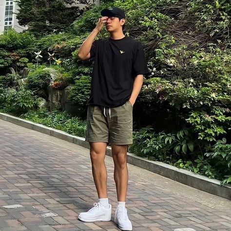 Man Outfit Short Pants, Male Summer Fashion Casual, Man Shorts Outfit Summer, Mens Outfit With Shorts, Mens Fashion Casual Summer Outfits Men Shorts, Relaxed Summer Outfits Men, Men Outfits For Short Guys, Men Short Outfits Casual, Men Outfit Hot Weather