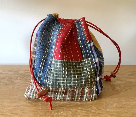 Making a Boro inspired Kinchaku bag — Ruby Seppings Kinchaku Bag, Sashiko Bag, Embroidery Kimono, Japanese Bag, Drawstring Purse, Rice Bags, Learn Embroidery, Japanese Embroidery, Japanese Antiques