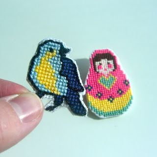 turning a cross-stitch sample into a brooch. Happy Song, Brooch Diy, Beaded Cross Stitch, Diy Cross Stitch, Accessories Diy Jewelry, How To Turn, So Sweet, Perler Beads, Cross Stitch Embroidery