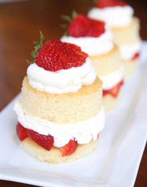 Not your usual strawberry shortcake! This version is not only gorgeous, it tastes amazing. Soft, rich cake plus a white chocolate cream make it the best strawberry shortcake recipe ever! (Plus is starts with boxed mixes so it's easy!) Best Strawberry Shortcake Recipe, Best Strawberry Shortcake, White Chocolate Cream, Strawberry Shortcake Recipe, Shortcake Cake, Strawberry Shortcake Cake, Rich Cake, Strawberry Shortcake Recipes, Shortcake Recipe