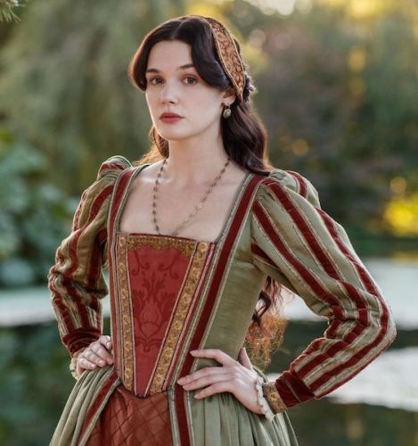 Catching Up With The Spanish Princess: Season 2 – The Spanish Princess, Spanish Costume, Mary Tudor, Tudor Dress, Spanish Princess, The White Princess, Catherine Of Aragon, Golden Dress, Costume Drama