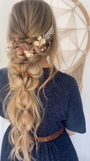 Liz Cooper on Instagram: "2024 brides this is your year 🥳 Using extensions I can style your dream hair so don’t worry if you don’t have long thick hair! Really hope the mermaid braid will be as popular as ever this wedding season 🫶🏼 Stylists come and see me @theweddingparty2024 perfect chance to up your boho styling skills and meet your industry friends il be joined by @loveisinthehairbysabrina and @nicolakristel_hair show casing their predictions for 2024✨🤍 So much education in one place! #bohohair #bridalhaireducation #mermaidbraid #bridalhairtutorial #londonbrides #hampshireweddinghair #bridalhairstyling #weddinghairinspo #clipinextensions #beyondtheponytail" Long Braid For Wedding, Wedding Boho Braid Hairstyles, Bridesmaid Hair Plait, Long Braid Wedding, Bridal Side Braid, Wedding Braid Hairstyles, Boho Bride Hair, Bridal Braid, Boho Braided Hairstyles