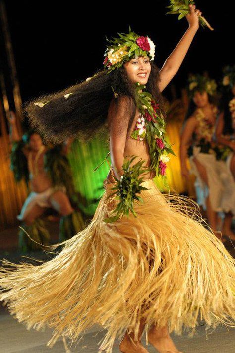 Tahitian dance Tahiti Bora Bora, Hula Dancing, Tahitian Costumes, Polynesian Dance, Tahitian Dance, Hawaiian Woman, Hawaiian Dancers, Hula Skirt, Polynesian Islands