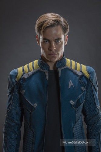 Star Trek Beyond - Promo shot of Chris Pine Chris Pine Star Trek, Chris Pine Movies, Star Trek Outfits, James Kirk, Star Trek Actors, Star Trek Reboot, Film Star Trek, Star Trek 2009, James T Kirk