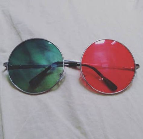 Lentes de noodle♡ Saturnz Barz, Funky Glasses, Estilo Hippy, Trendy Glasses, Cute Sunglasses, Cool Glasses, Cute Glasses, نظارات شمسية, Stylish Glasses