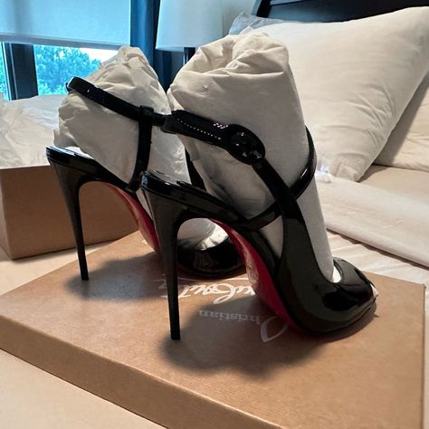 Never Worn! Size 38.5 Louibittons Heels, Loubuitton Heels, Hogwarts Clothes, Heel Ideas, Heel Collection, Pretty High Heels, Christian Louboutin Sneakers, Red Bottom Heels, Jimmy Choo Boots