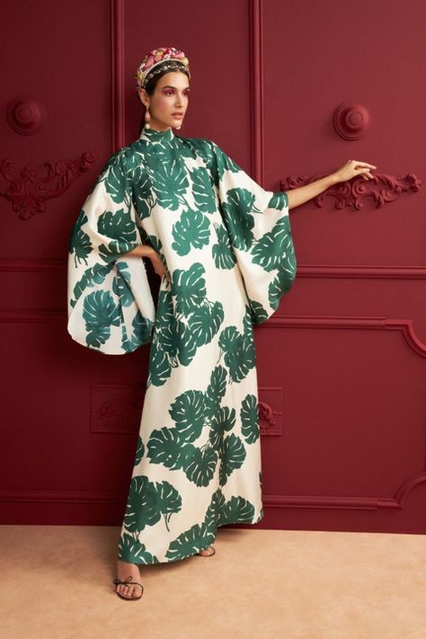 Double J, Bat Sleeve, Runway Trends, Silk Print Dress, Sleeve Maxi Dress, Green Flower, Maxi Dress With Sleeves, Pre Fall, Flared Sleeves