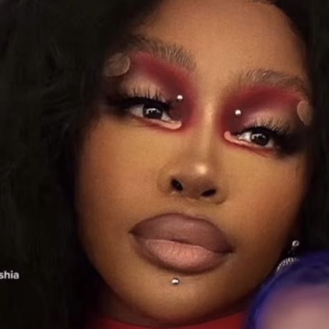 Sza Playlist, Sza Makeup, Unconventional Makeup, Fake Makeup, Funky Makeup, Face Art Makeup, Makeup For Black Skin, Face Beat, Alternative Makeup