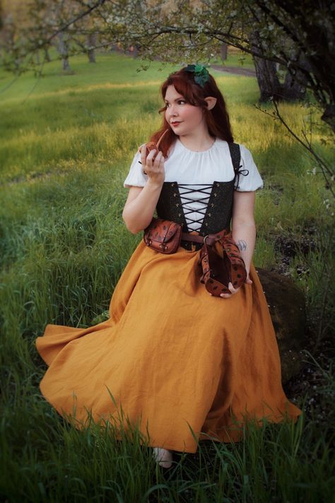 Hobbit Aesthetic Clothes, Cottagecore Plus Size, Plus Size Cottagecore, Hobbit Cosplay, Hobbit Costume, Ren Faire Outfits, Ren Faire Costume, Fair Outfits, The Shire