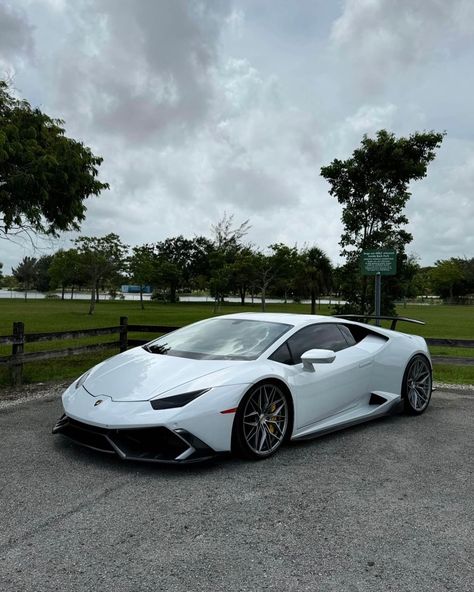 2015 Lamborghini Huracan LP 610-4 | Asking Price: $146,000 - Explore cars on #Slippd Lamborghini Huracan, Exotic Cars, Lamborghini, New Cars, Used Cars, Cars For Sale, Cars