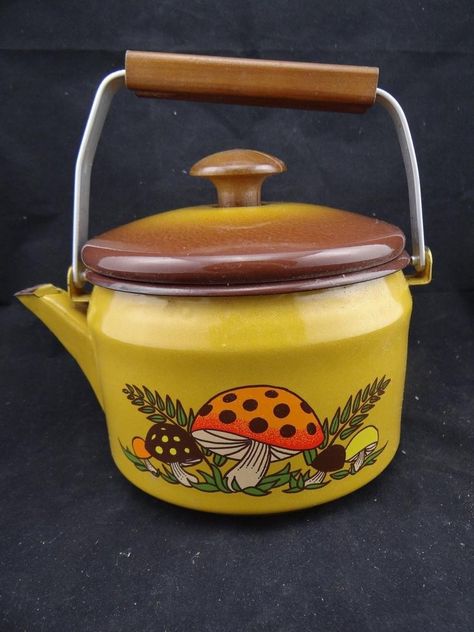 Mushroom Teapot, Vintage Mushroom Decor, Retro Teapot, Merry Mushroom, 1970s Kitchen, Mushroom Tea, Enamel Teapot, 70s Decor, 70s Home Decor