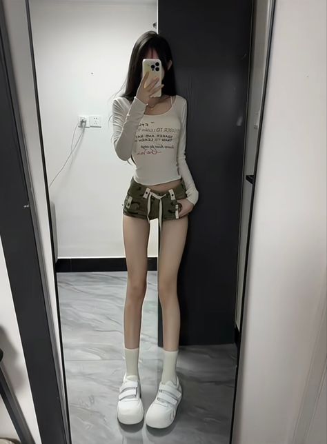 B0nes Inspired, Asian Body Shape Aesthetic, Slim Legs Reference, Chopstick Legs Outfit, Long Torso Aesthetic, 40 Kg Aesthetic, Korean Ideal Body Type Aesthetic, Modeling Body Goals, Slim Body Reference