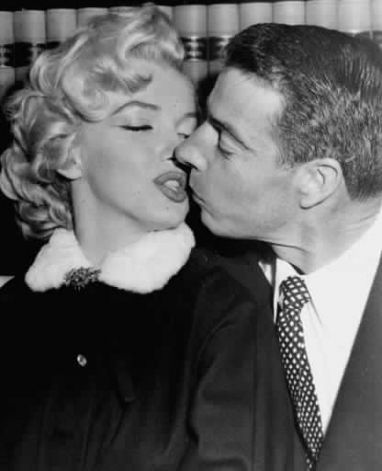 With Joe DiMaggio. Going for a kiss as they waited in the judge's chambers for the marriage ceremony which united them on November 14, 1954 in San Francisco. Marilyn Monroe Joe Dimaggio, Marilyn Monroe Wedding, Famous Wedding Dresses, Montgomery Clift, Tony Curtis, Wonder Boys, Joe Dimaggio, Marilyn Monroe Photos, Norma Jean