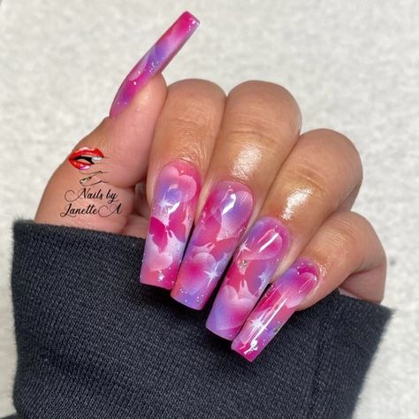 Janette Acosta on Instagram: “🦋 @naillabousa •Airtex Airgel @nailjerks •Inspo+Stencils @reallyhotgirl •Stencils @luxapolish •Burlesque •Shine #airbrush #airbrushnails…” Stencil Nails, Airbrush Nails, Air Brush, Stiletto Nails, Nail Designs, Nails, On Instagram, Beauty, Instagram