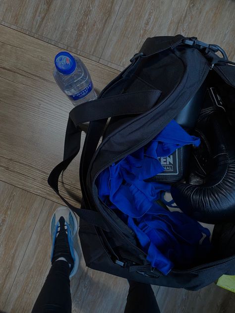 boxing / fitness motivation / gym Boxing Gym Bag, Boxing Gym Aesthetic, Boxer Aesthetic, Boxing Bag, Gym Fitness Motivation, Boxing Fitness, Dancer Lifestyle, Boxing Bags, Gym Aesthetic