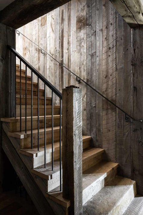 Rustic Stair Railing Ideas, Log Cabin Homes Interior, Minimalist Staircase, Eclectic Western, Cabin Stairs, Cottage Stairs, Staircase Metal, Cabin Homes Interior, Rustic Mountain Homes