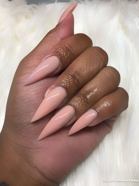 Nude Stiletto Nails Colored Acrylic No Polish Glam Long Nails #paintobsessed Nude Stilletos Nails, Nude Pointy Nails, Neutral Stiletto Nails, Sharp Stiletto Nails, Fall Stiletto Nails, Medium Stiletto Nails, Nails Nude Color, Almond Stiletto Nails, Nude Stiletto Nails