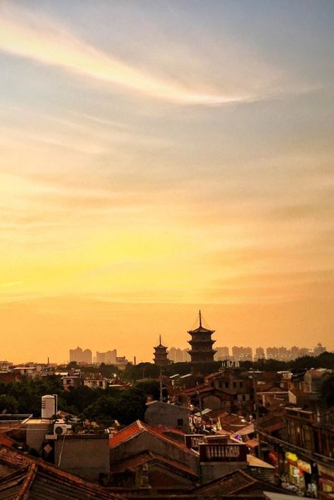 East (Zhenguo) and West (Renshou) Pagodas of Quanzhou, Fujian Province. Architecture